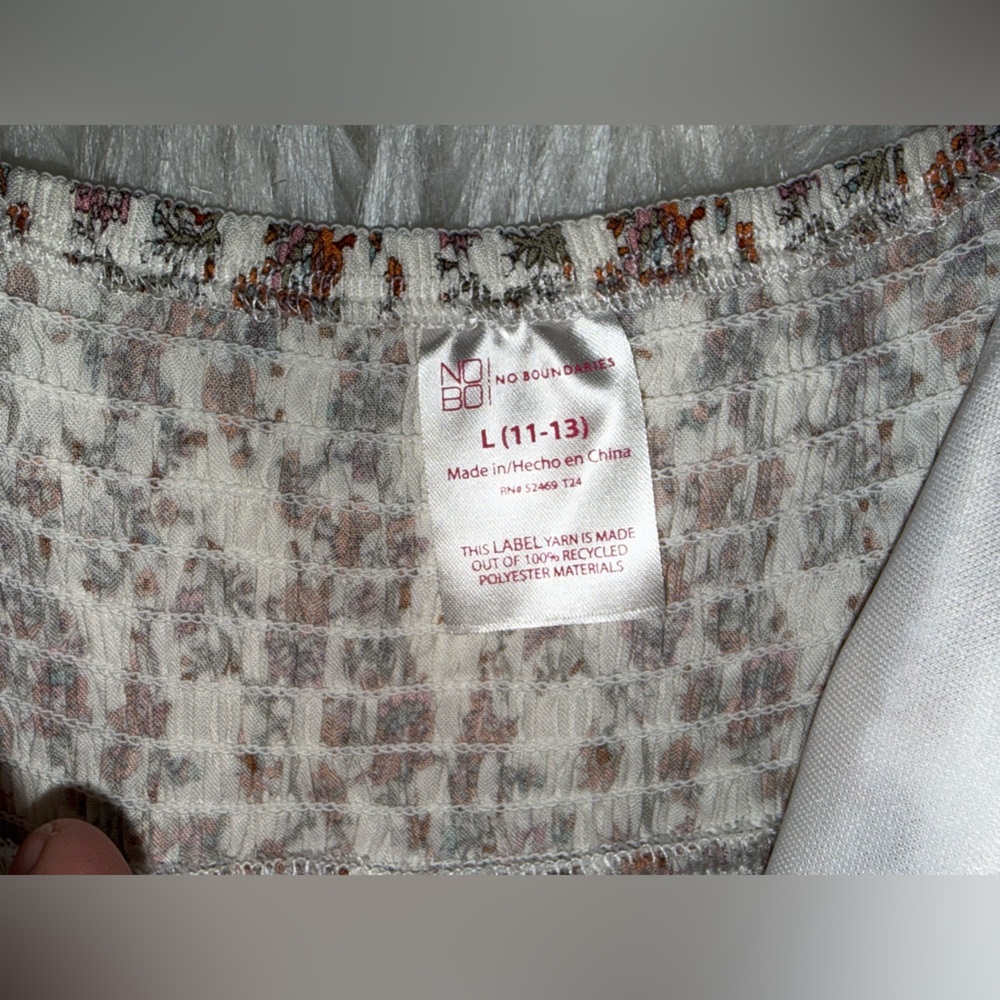 No Boundaries paisley cami tank top - Picture 5 of 6